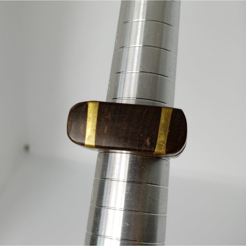 Carved wood ring - Picture 6 of 7